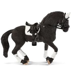Schleich 42457 - Turnajový žrebec Frízskeho koňa